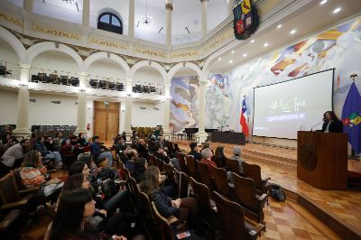 Uchile TV conmemoró su cuarto aniversario desde su retorno a la televisión abierta, celebrando el posicionamiento del canal como referente en la televisión pública.